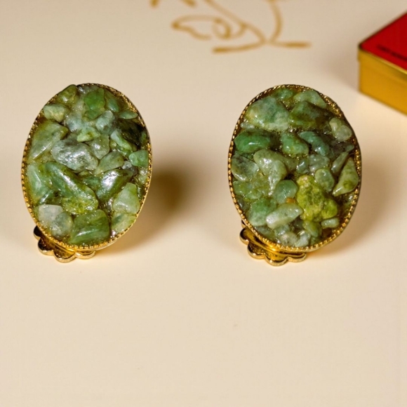 Geuine Gemstone Chip Jade Clip-On Vintage Earrings - Picture 3 of 4